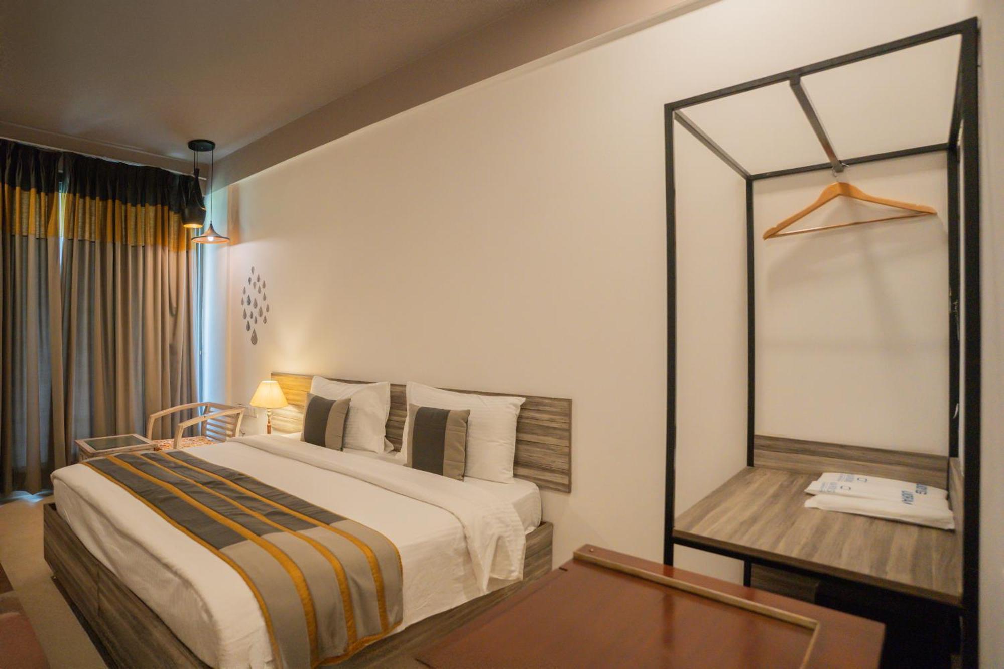 อหุชา เรสซิเดนซี พาร์คเลน Hotel คูร์เคาน์ ภายนอก รูปภาพ
